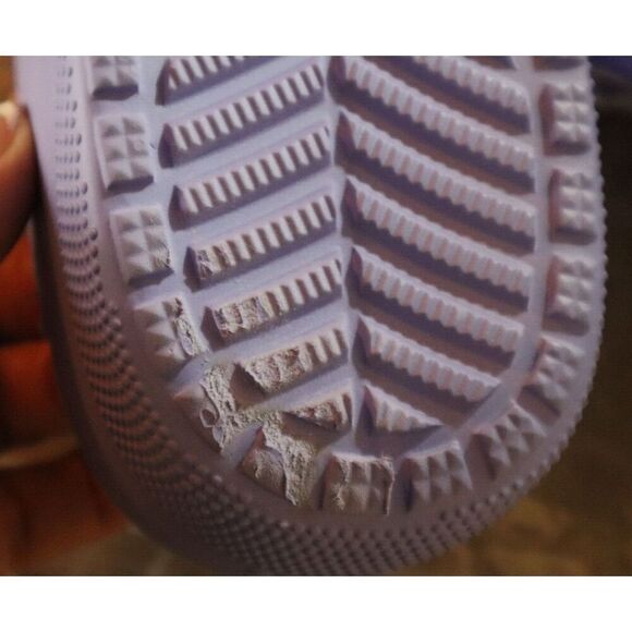 Crocs 207446-5PY Unisex Men's Sz 5 Women's Sz 7 Violet Classic Cozzzy Sandals - Picture 7 of 7